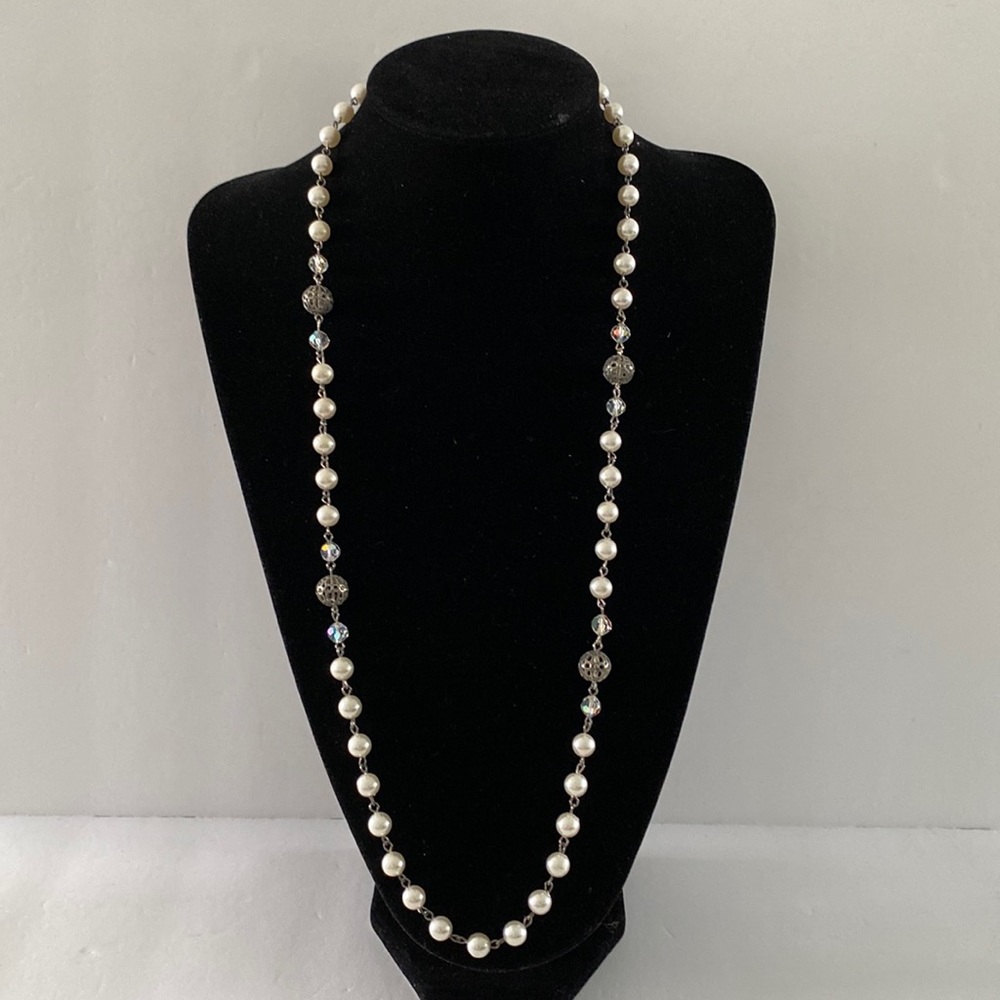 Vintage faux pearls necklace. N17